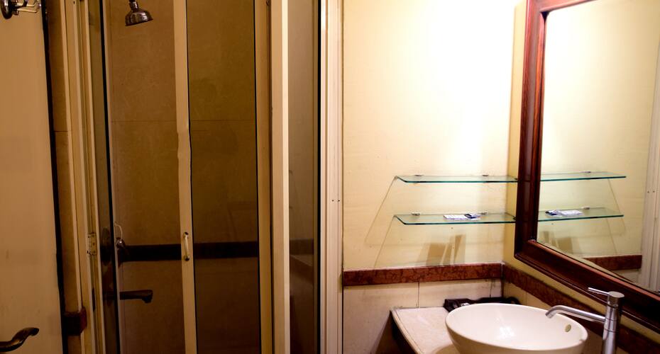 Hotel Pacific Inn, Gurgaon 3